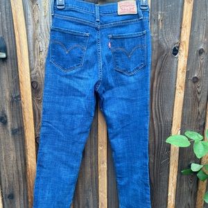 Womens Levi’s